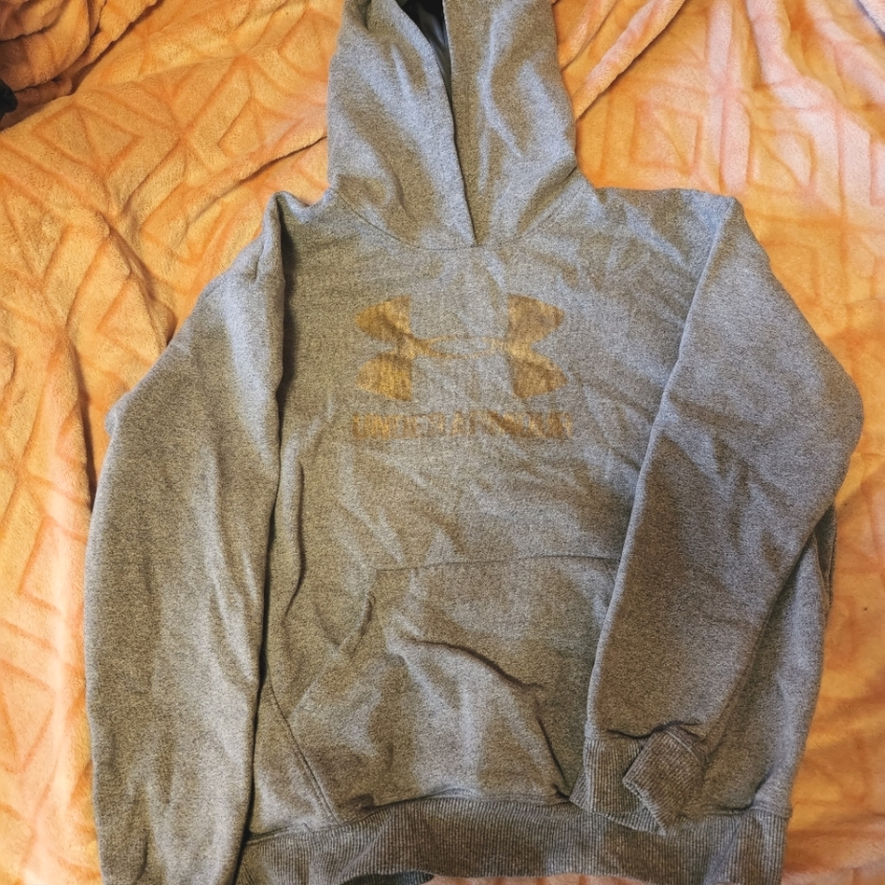 Youth Extra Large Under Armour Sweatshirt